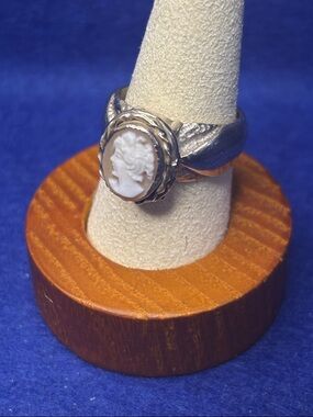 Vintage Cameo Statement Ring - White Cameo on Silver